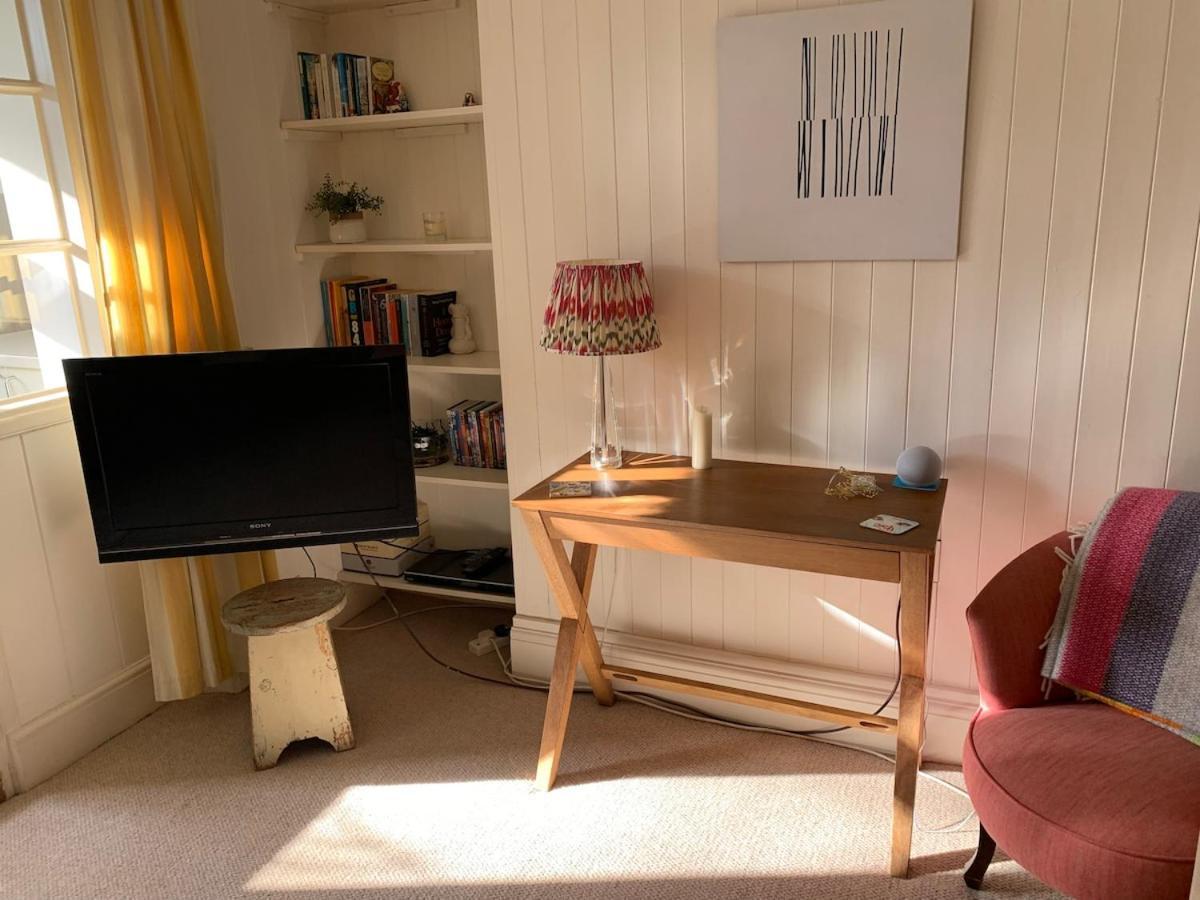 Spacious Comfortable Flat With Free Parking In East Finchley, Muswell Hill & Close To Alexandra Palace 伦敦 外观 照片